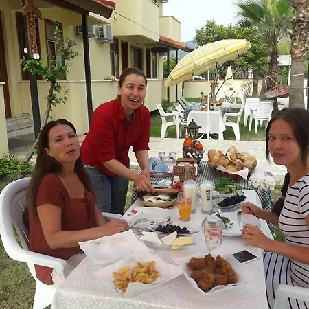 Erasmus شقة فندقية 4*