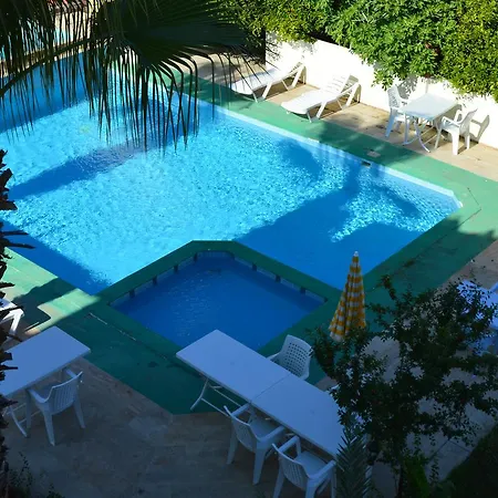 Erasmus شقة فندقية 4*