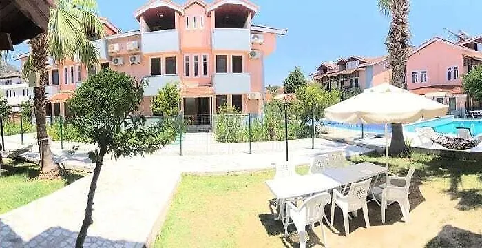 Hotel de apartamente Erasmus 4*