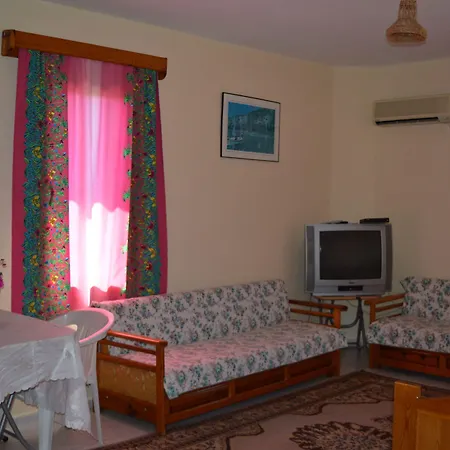 Apartahotel Erasmus 4*
